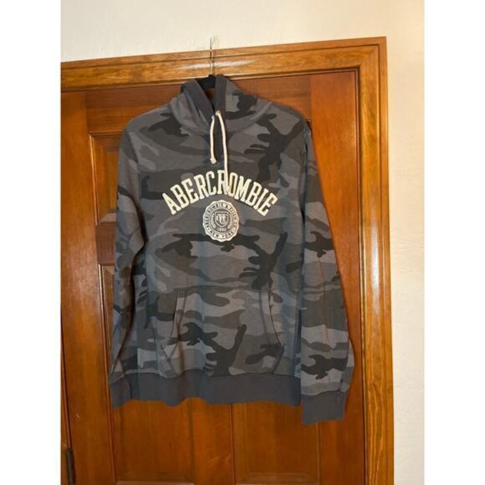 Abercrombie and Fitch camo logo hoodie size large